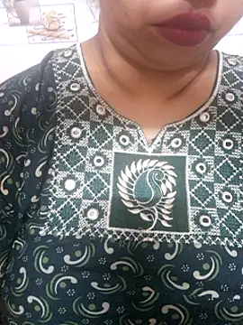 Snapshot of Ravina_patil1 chatting on March 18, 2025, 8:37 pm Ravina patil1 online show from March 18, 2025, 8:37 pm