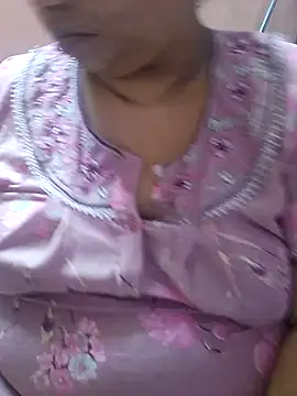 Snapshot of Ravina_patil1 chatting on September 25, 2025, 9:24 am Ravina patil1 online show from September 25, 2025, 9:24 am