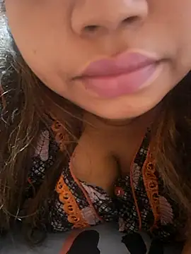 Snapshot of Ravina_patil1 chatting on October 7, 2025, 10:56 am Ravina patil1 online show from October 7, 2025, 10:56 am