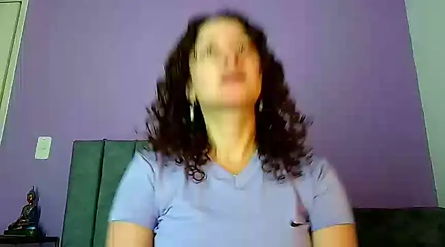 Snapshot of ArtesanaMK chatting on February 24, 2025, 7:30 pm ArtesanaMK online show from February 24, 2025, 7:30 pm