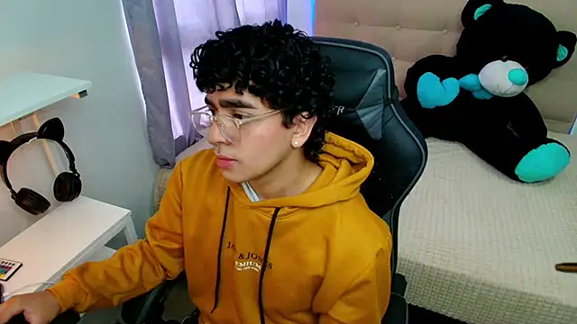 Snapshot of _nickconnor01 chatting on December 23, 2024, 9:08 pm nickconnor01 online show from December 23, 2024, 9:08 pm