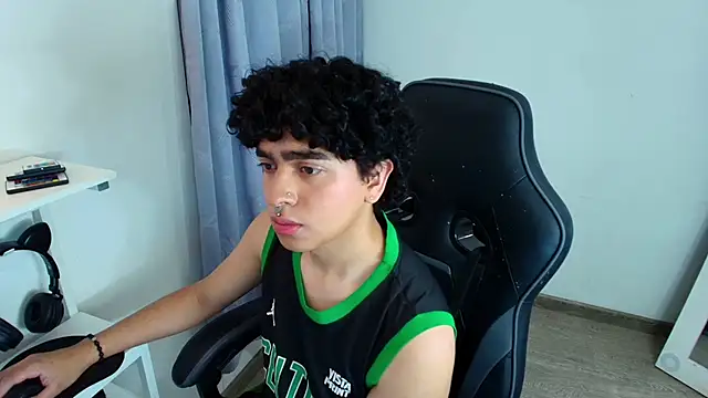 Snapshot of _nickconnor01 chatting on January 10, 2025, 12:38 am nickconnor01 online show from January 10, 2025, 12:38 am