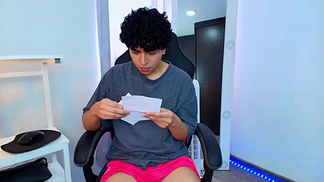 Snapshot of _nickconnor01 chatting on January 14, 2025, 8:04 pm nickconnor01 online show from January 14, 2025, 8:04 pm