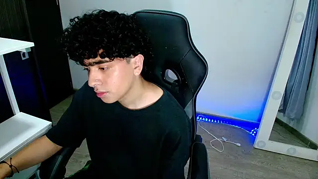 Snapshot of _nickconnor01 chatting on February 3, 2025, 11:36 pm nickconnor01 online show from February 3, 2025, 11:36 pm