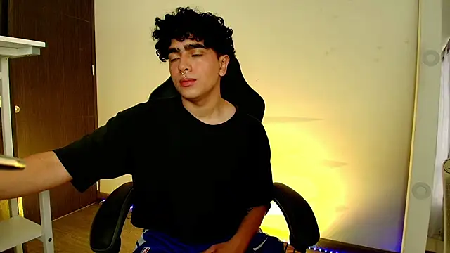 Snapshot of _nickconnor01 chatting on February 8, 2025, 7:59 pm nickconnor01 online show from February 8, 2025, 7:59 pm