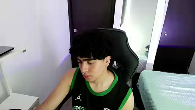 Snapshot of _nickconnor01 chatting on February 19, 2025, 8:41 pm nickconnor01 online show from February 19, 2025, 8:41 pm