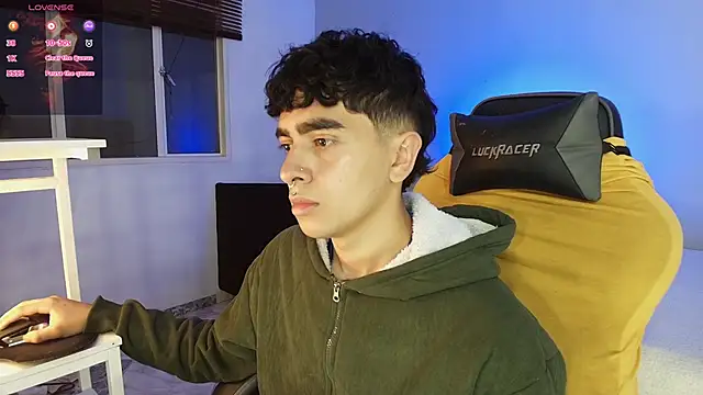 Snapshot of _nickconnor01 chatting on October 5, 2025, 12:42 am nickconnor01 online show from October 5, 2025, 12:42 am