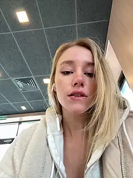 SSSATIVA model online show from October 22, 2025, 12:44 am