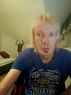 Snapshot of Julien_emperor chatting on January 4, 2025, 7:13 pm Julien emperor online show from January 4, 2025, 7:13 pm