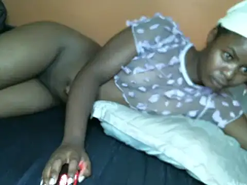 Snapshot of princess-maira chatting on March 21, 2025, 2:28 am princess-maira online show from March 21, 2025, 2:28 am