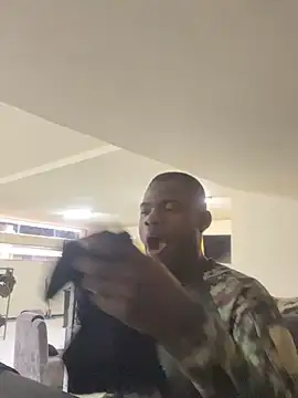 Snapshot of Rickycuero chatting on November 16, 2025, 11:49 am Rickycuero online show from November 16, 2025, 11:49 am