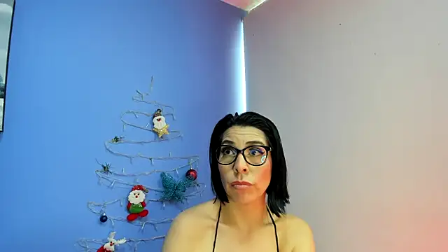 Snapshot of AdelleLennox_cg chatting on December 8, 2024, 2:19 pm AdelleLennox cg online show from December 8, 2024, 2:19 pm