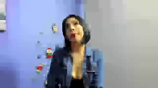 Snapshot of AdelleLennox_cg chatting on December 11, 2024, 11:08 am AdelleLennox cg online show from December 11, 2024, 11:08 am