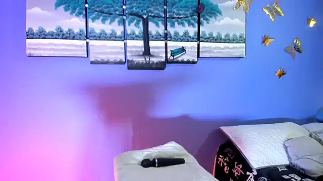 Snapshot of AdelleLennox_cg chatting on February 8, 2025, 11:33 am AdelleLennox cg online show from February 8, 2025, 11:33 am