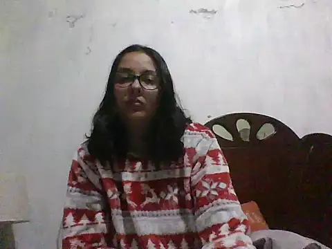 Snapshot of Samanthat33 chatting on March 11, 2025, 3:48 am Samanthat33 online show from March 11, 2025, 3:48 am