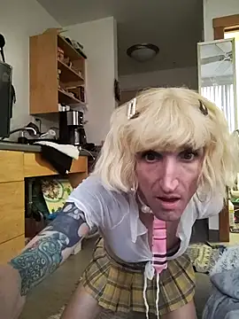 Snapshot of BirdmanJR11th chatting on November 10, 2025, 7:35 pm BirdmanJR11th online show from November 10, 2025, 7:35 pm