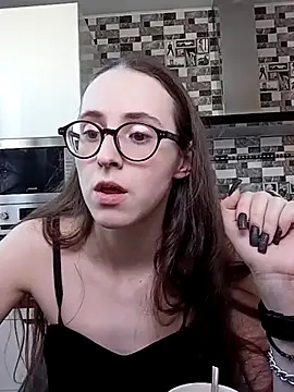 Snapshot of MartiniiSelenna chatting on February 10, 2025, 10:09 am MartiniiSelenna online show from February 10, 2025, 10:09 am