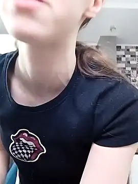 Snapshot of MartiniiSelenna chatting on February 11, 2025, 6:40 am MartiniiSelenna online show from February 11, 2025, 6:40 am