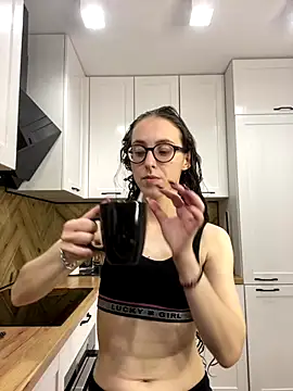 Snapshot of MartiniiSelenna chatting on September 15, 2025, 6:02 am MartiniiSelenna online show from September 15, 2025, 6:02 am
