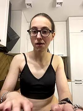 Snapshot of MartiniiSelenna chatting on October 18, 2025, 5:54 am MartiniiSelenna online show from October 18, 2025, 5:54 am