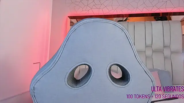 Snapshot of AngelineHeet chatting on December 17, 2024, 3:28 am AngelineHeet online show from December 17, 2024, 3:28 am