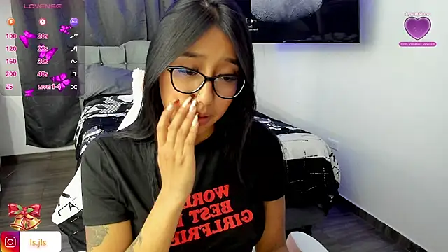 Snapshot of isa_bellaa0 chatting on December 19, 2024, 6:23 am isa bellaa0 online show from December 19, 2024, 6:23 am