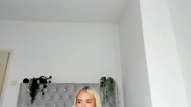 Snapshot of Alexia-Lee chatting on January 18, 2025, 3:16 pm Alexia-Lee online show from January 18, 2025, 3:16 pm