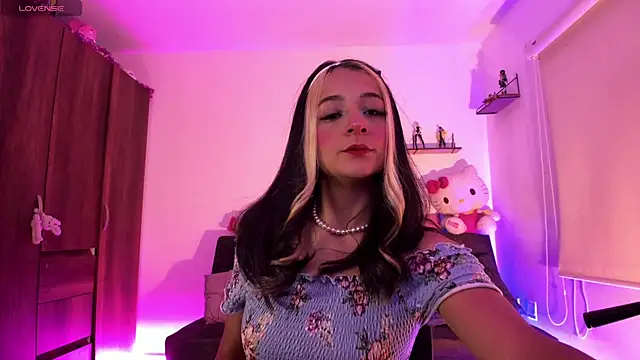 Snapshot of penny_sweett_ chatting on September 9, 2025, 11:48 pm penny sweett online show from September 9, 2025, 11:48 pm