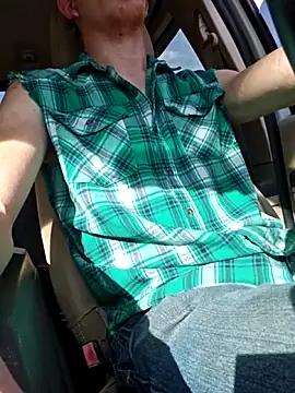 Snapshot of REDHAMMER_ chatting on October 17, 2025, 8:11 pm REDHAMMER online show from October 17, 2025, 8:11 pm