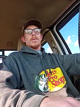 Snapshot of REDHAMMER_ chatting on October 30, 2025, 8:20 pm REDHAMMER online show from October 30, 2025, 8:20 pm