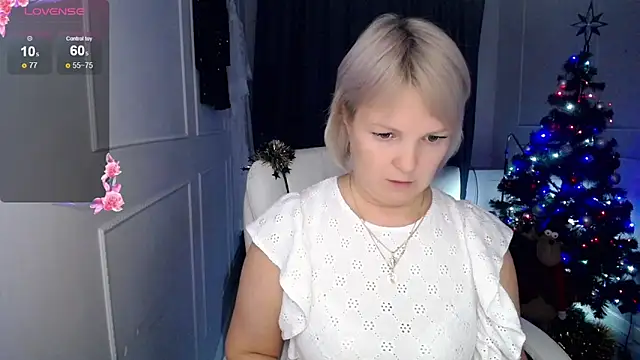 Snapshot of Juarnea chatting on January 4, 2025, 8:37 pm Juarnea online show from January 4, 2025, 8:37 pm