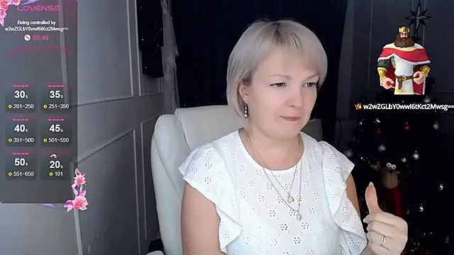 Snapshot of Juarnea chatting on January 8, 2025, 1:52 pm Juarnea online show from January 8, 2025, 1:52 pm