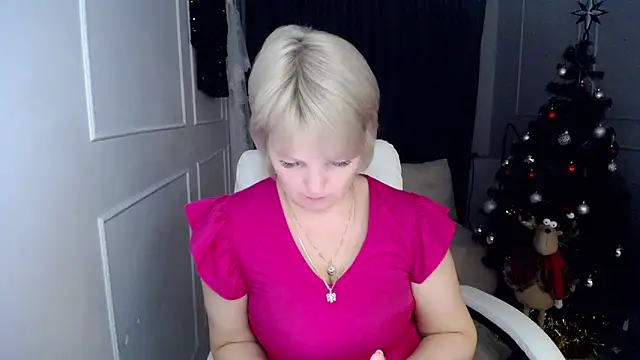 Snapshot of Juarnea chatting on January 27, 2025, 2:46 pm Juarnea online show from January 27, 2025, 2:46 pm