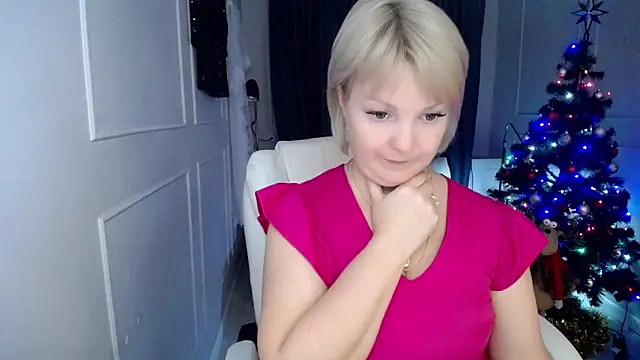 Snapshot of Juarnea chatting on January 27, 2025, 5:48 pm Juarnea online show from January 27, 2025, 5:48 pm