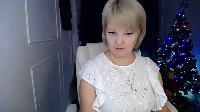 Snapshot of Juarnea chatting on January 28, 2025, 2:42 pm Juarnea online show from January 28, 2025, 2:42 pm