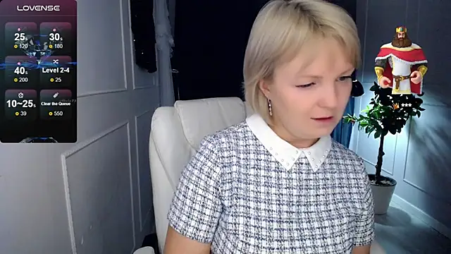 Snapshot of Juarnea chatting on February 3, 2025, 8:24 pm Juarnea online show from February 3, 2025, 8:24 pm