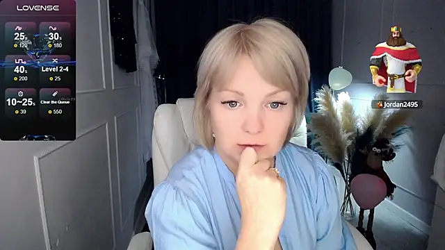 Snapshot of Juarnea chatting on March 3, 2025, 6:44 pm Juarnea online show from March 3, 2025, 6:44 pm