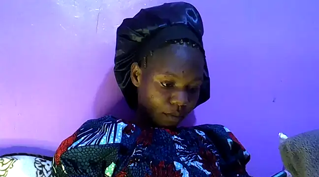 Snapshot of Cute_tamara chatting on December 10, 2024, 12:17 am Cute tamara online show from December 10, 2024, 12:17 am