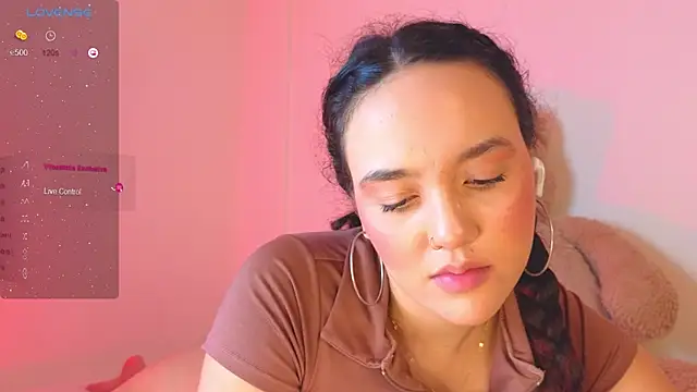 Snapshot of milly_03 chatting on February 10, 2025, 8:31 am milly 03 online show from February 10, 2025, 8:31 am