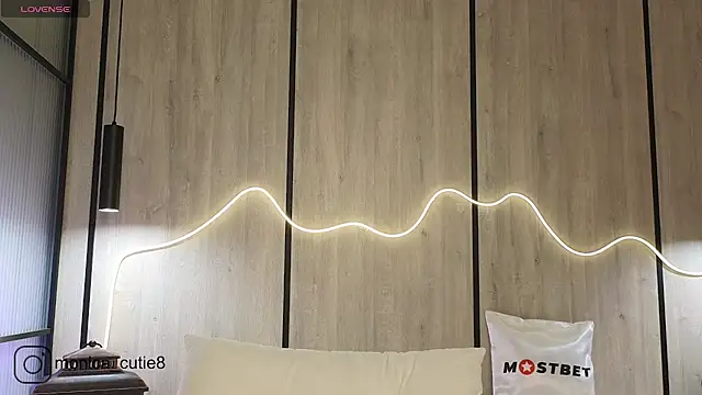 Snapshot of Monikacutie chatting on January 5, 2025, 4:04 am Monikacutie online show from January 5, 2025, 4:04 am