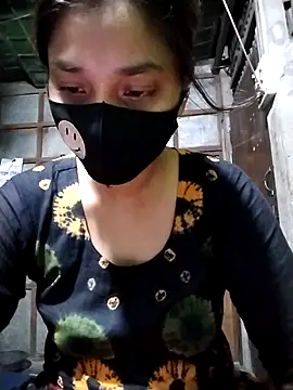 Snapshot of Aruyeshi- chatting on September 13, 2025, 1:22 pm Aruyeshi- online show from September 13, 2025, 1:22 pm