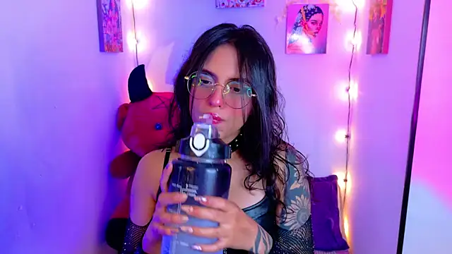 Snapshot of Dann_dan chatting on December 4, 2024, 3:15 am Dann dan online show from December 4, 2024, 3:15 am