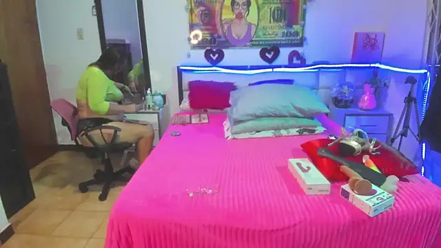 Snapshot of karenmilf_4 chatting on December 11, 2024, 3:02 am karenmilf 4 online show from December 11, 2024, 3:02 am