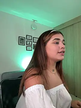 Snapshot of JoselinFlower_ chatting on February 1, 2025, 12:40 am JoselinFlower  online show from February 1, 2025, 12:40 am