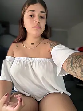 Snapshot of JoselinFlower_ chatting on March 2, 2025, 8:40 pm JoselinFlower  online show from March 2, 2025, 8:40 pm