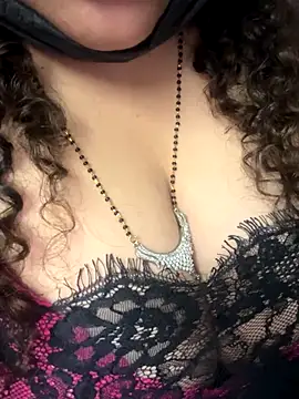 Snapshot of Snehameoww@xh chatting on November 14, 2025, 5:00 pm Snehameowwxh online show from November 14, 2025, 5:00 pm