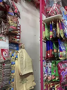 Snapshot of Sol_biglips chatting on December 29, 2024, 3:35 pm Sol biglips online show from December 29, 2024, 3:35 pm