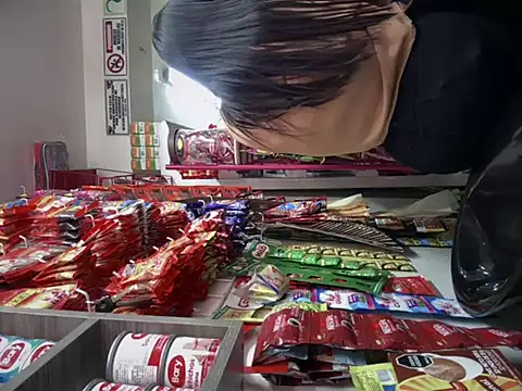 Snapshot of Sol_biglips chatting on January 14, 2025, 9:30 pm Sol biglips online show from January 14, 2025, 9:30 pm