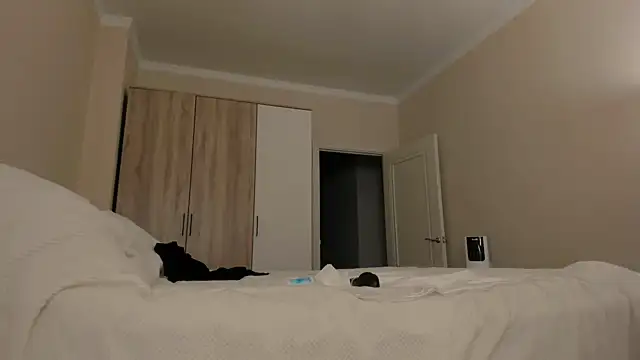 Snapshot of CharlotteWells chatting on March 15, 2025, 5:26 pm CharlotteWells online show from March 15, 2025, 5:26 pm