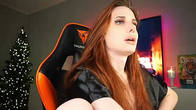 Snapshot of Foxy_irene chatting on December 19, 2024, 2:35 pm Foxy irene online show from December 19, 2024, 2:35 pm